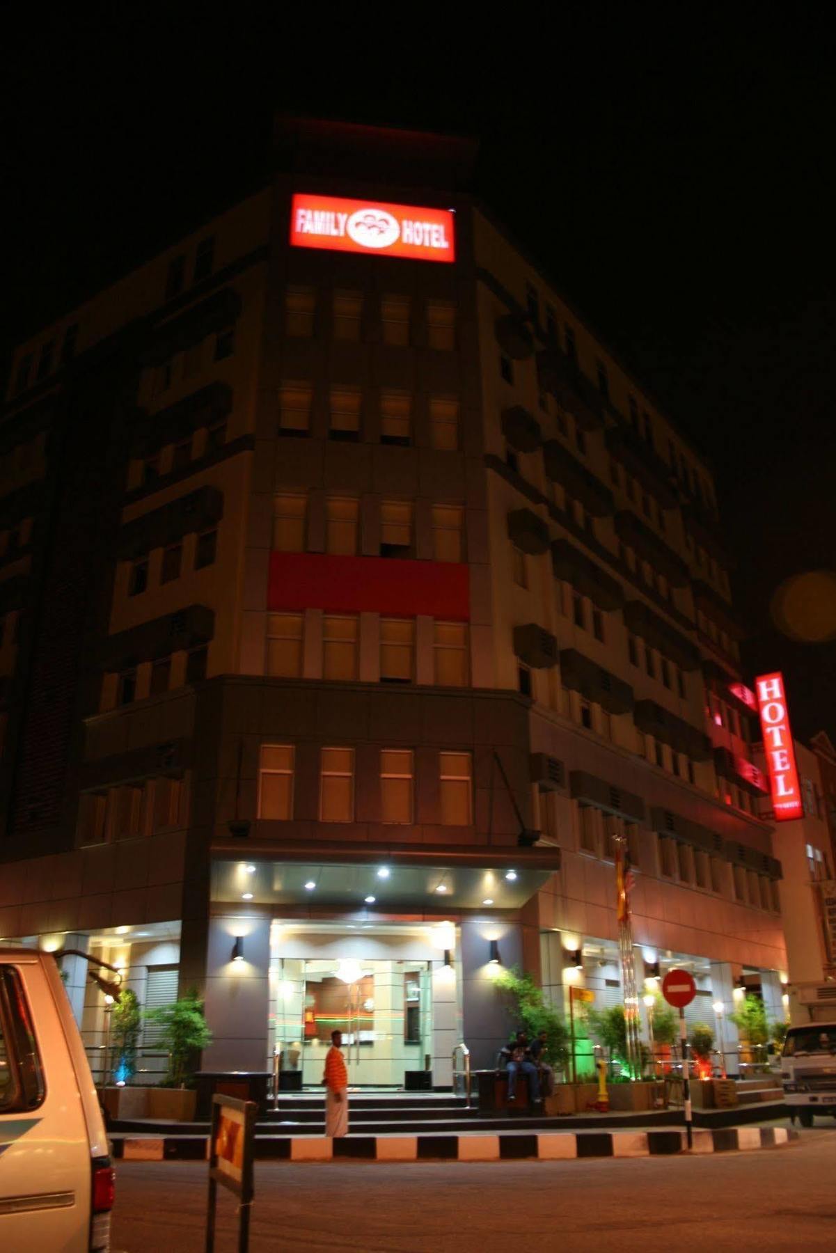 Family Hotel Klang Exterior photo