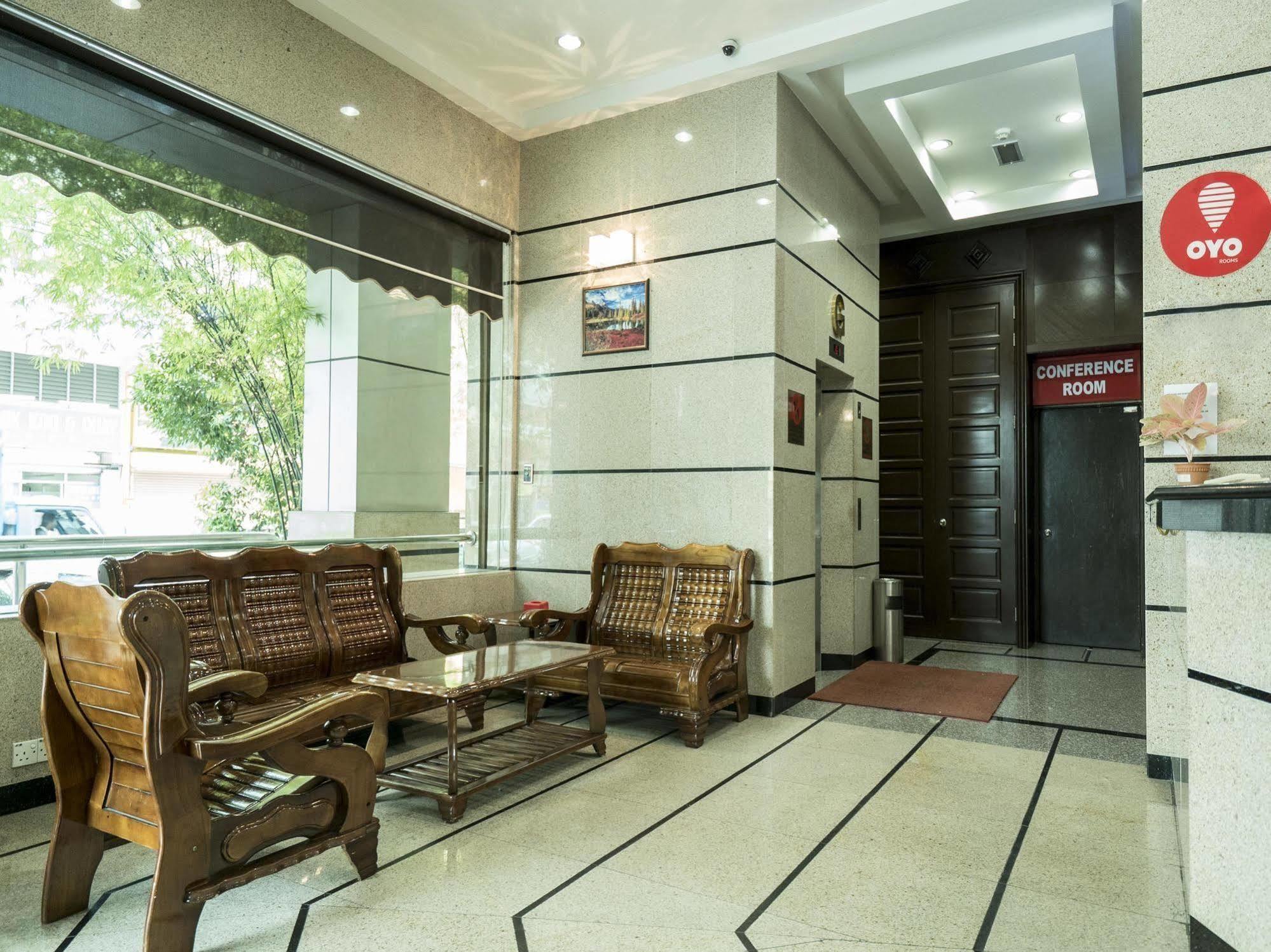 Family Hotel Klang Exterior photo